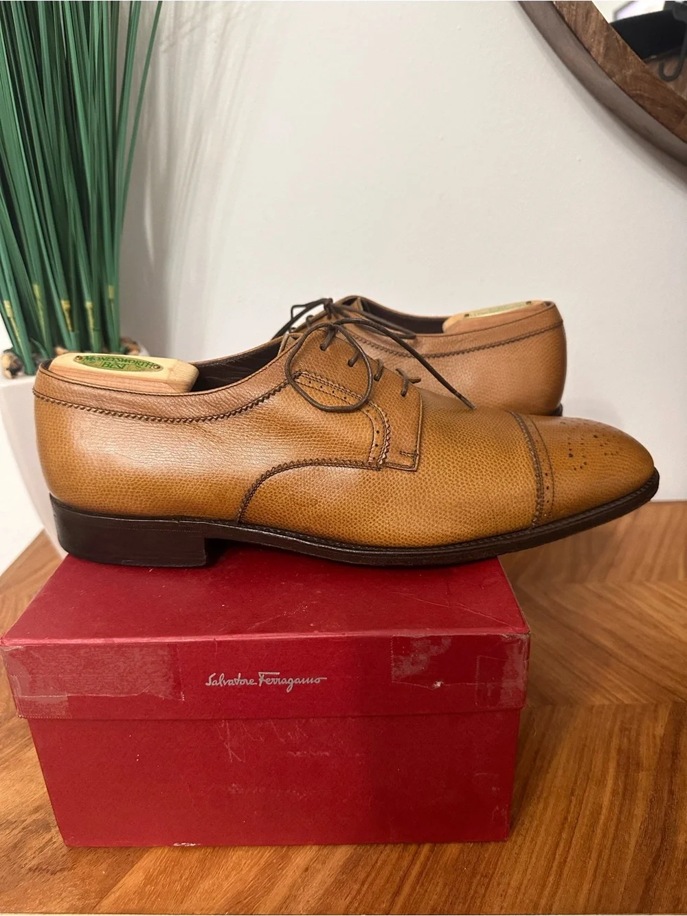 Salvatore Ferragamo Tan Leather Lace Up Toe Cap Brogue Derby Shoes SZ 10.5 Luxe